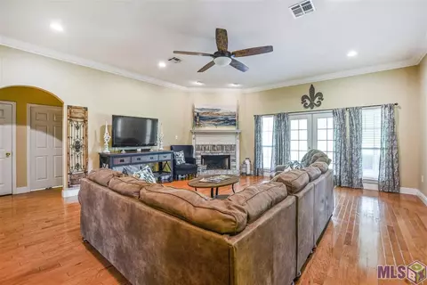 34060 N Walker Rd, Walker, LA 70785 photo 6