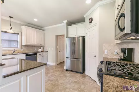 13420 Williamsburg Dr, Walker, LA 70785 photo 9