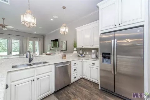 23695 Monarch Pt, Springfield, LA 70462 photo 14
