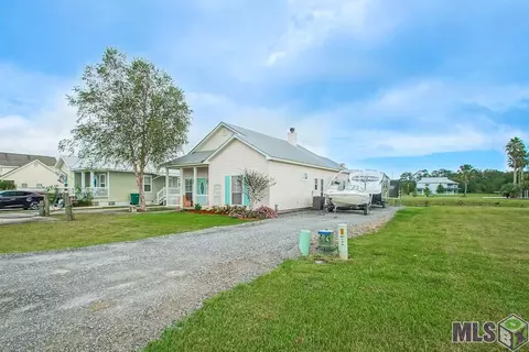 17030 Coles Crk, Springfield, LA 70462 photo 4