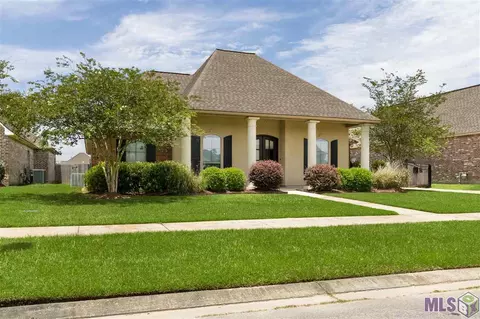 13339 Brookcrest Dr, Walker, LA 70785 photo 1
