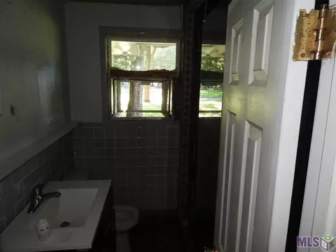 400 Parklan Dr, Baker, LA 70714 photo 9