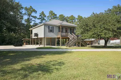 32125 Tiboe Plz, Springfield, LA 70462 photo 2