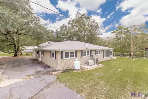 33201 Jules Prokop Rd, Springfield, LA 70462 photo 3