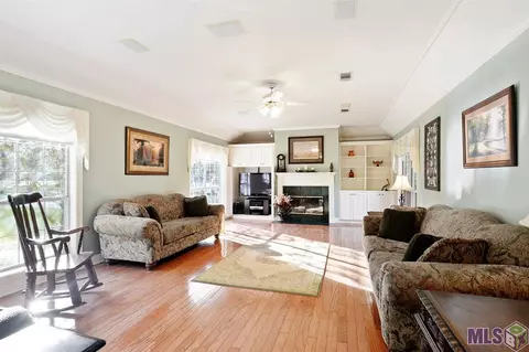 33725 Nancy Dr, Walker, LA 70785 photo 3