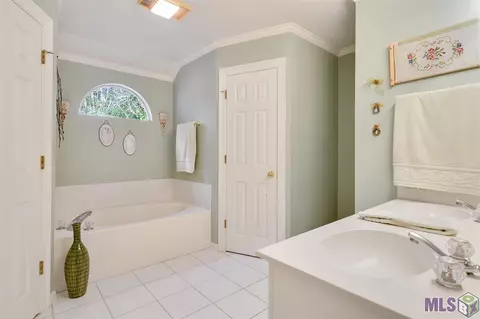 33725 Nancy Dr, Walker, LA 70785 photo 10