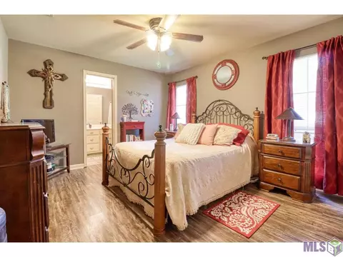 13961 J R Dr, Walker, LA 70785 photo 9