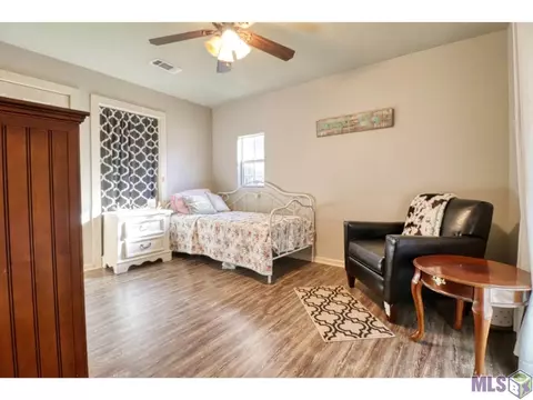 13961 J R Dr, Walker, LA 70785 photo 5
