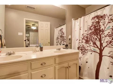 13961 J R Dr, Walker, LA 70785 photo 10