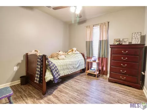 13961 J R Dr, Walker, LA 70785 photo 6