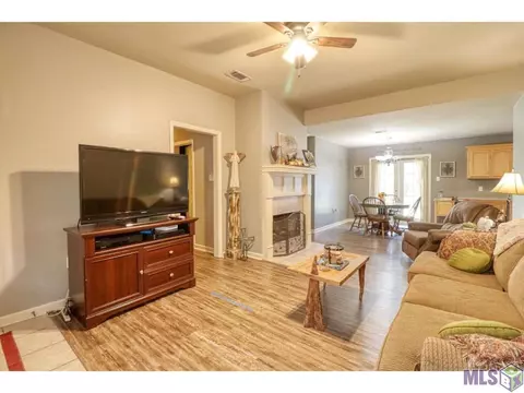 13961 J R Dr, Walker, LA 70785 photo 2