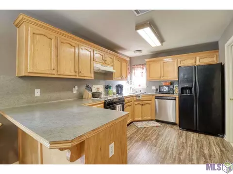 13961 J R Dr, Walker, LA 70785 photo 3