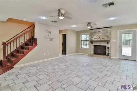 15239 E Beaver Dr, Pride, LA 70770 photo 4
