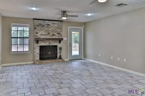 15239 E Beaver Dr, Pride, LA 70770 photo 5