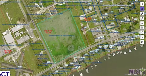 1740 False River Rd, New Roads, LA 70760