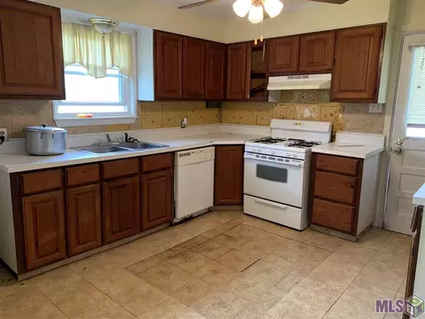 30164 Smith Dr, Walker, LA 70785 photo 2