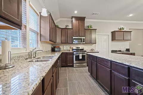 20550 Fairway Dr, Killian, LA 70462 photo 8