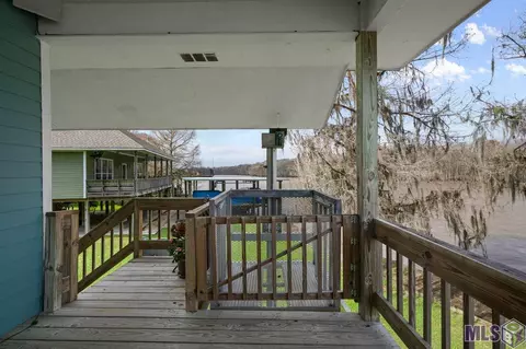 33208 Rivergate Cir, Springfield, LA 70462 photo 11