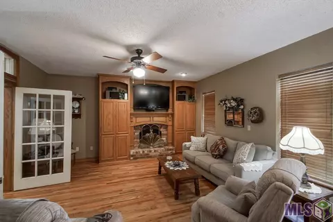 12365 Clanton Dr, Walker, LA 70785 photo 4
