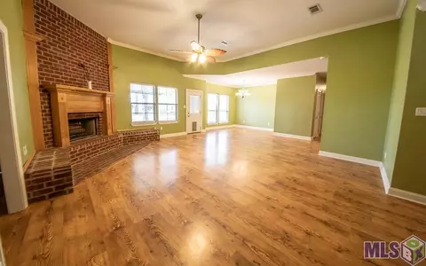 30325 Jackson St, Walker, LA 70785 photo 2