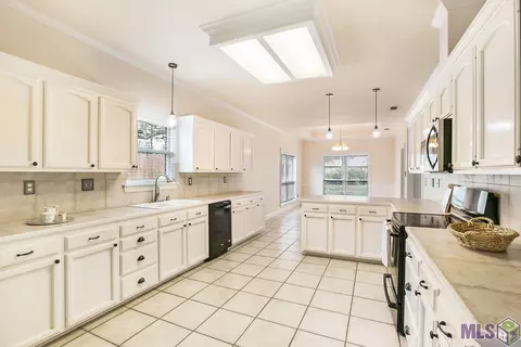 12835 Hodges Ln, Walker, LA 70785 photo 3