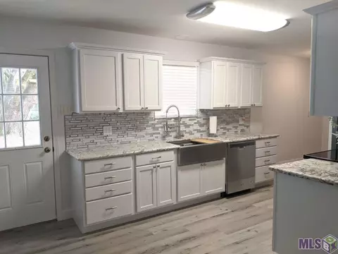 6676 Landmor Dr, Central, LA 70739 photo 2