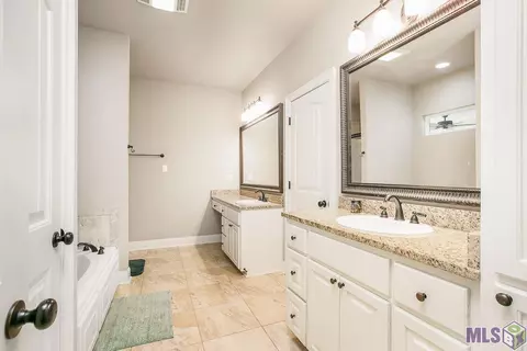13297 Williamsburg Dr, Walker, LA 70785 photo 16