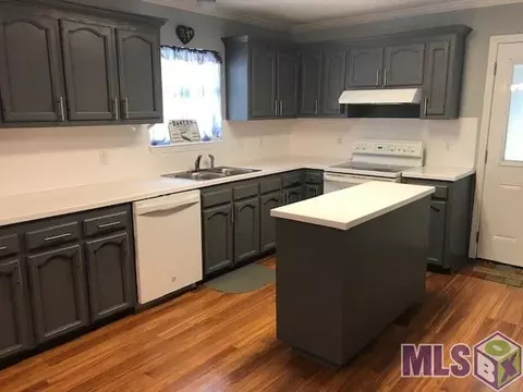 13400 Savannah Dr, Walker, LA 70785 photo 3