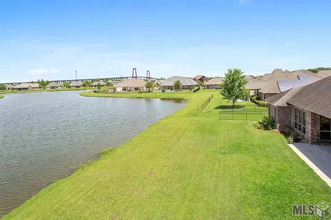 320 Lac Calcasieu Dr, Luling, LA 70070 photo 3