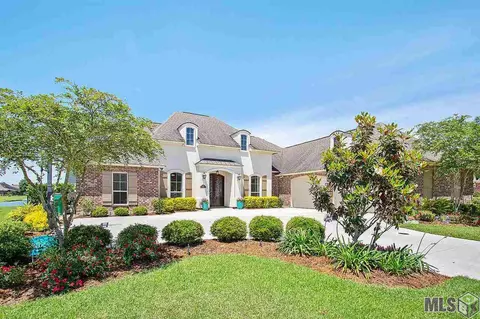 320 Lac Calcasieu Dr, Luling, LA 70070 photo 2