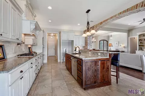 320 Lac Calcasieu Dr, Luling, LA 70070 photo 8