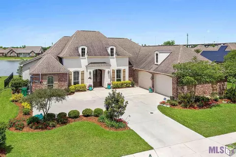 320 Lac Calcasieu Dr, Luling, LA 70070 photo 1