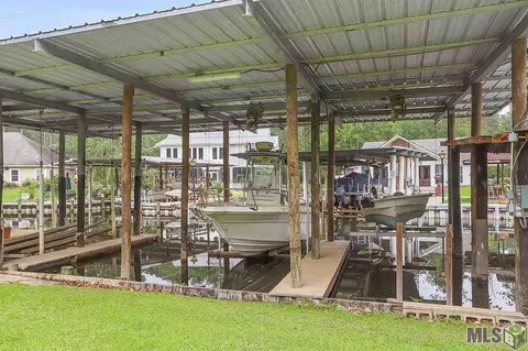 31305 River Pines Dr, Springfield, LA 70462 photo 2