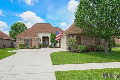 34231 Spring Lake Dr, Walker, LA 70785 photo 1