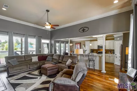 34231 Spring Lake Dr, Walker, LA 70785 photo 5