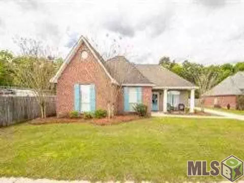 32885 Briar Oak Dr, Walker, LA 70785 photo 1