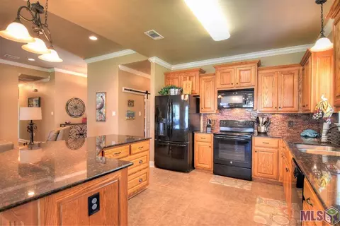 27984 Foxfire Ave, Walker, LA 70785 photo 5