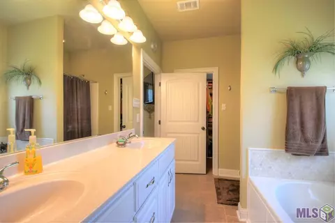 27984 Foxfire Ave, Walker, LA 70785 photo 11