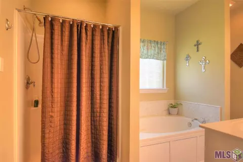 27984 Foxfire Ave, Walker, LA 70785 photo 9