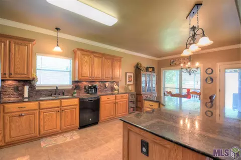 27984 Foxfire Ave, Walker, LA 70785 photo 4