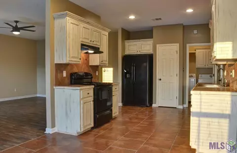 30210 Daffodil Dr, Walker, LA 70785 photo 8