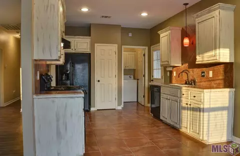 30210 Daffodil Dr, Walker, LA 70785 photo 7
