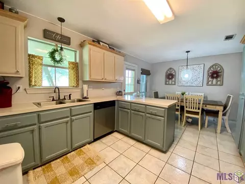 30470 Paul Dr, Walker, LA 70785 photo 5