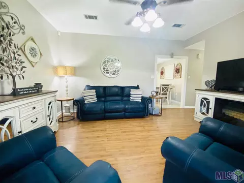 30470 Paul Dr, Walker, LA 70785 photo 2