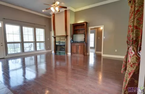 33820 Natures Way, Walker, LA 70785 photo 2