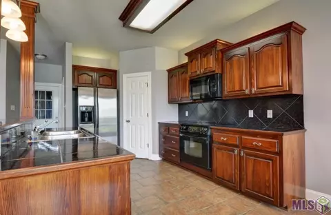 33820 Natures Way, Walker, LA 70785 photo 11