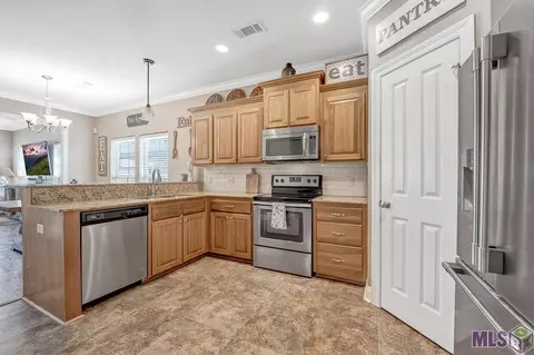 31053 Lake Spring Dr, Walker, LA 70785 photo 6