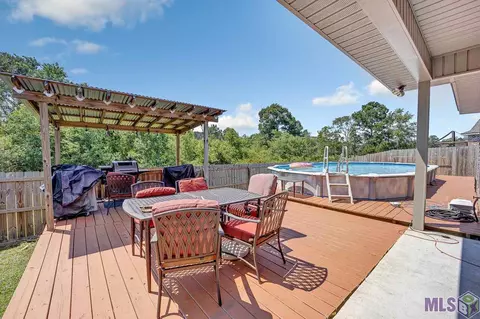31053 Lake Spring Dr, Walker, LA 70785 photo 2