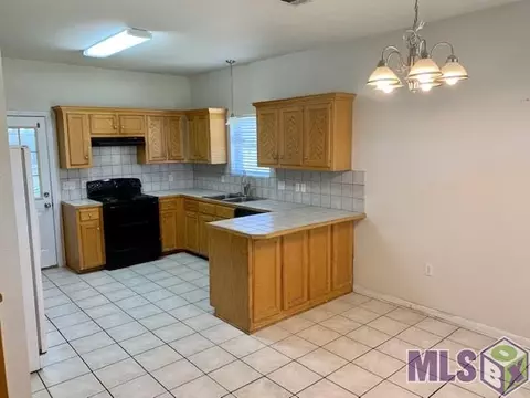 30487 Michelle St, Walker, LA 70785 photo 2