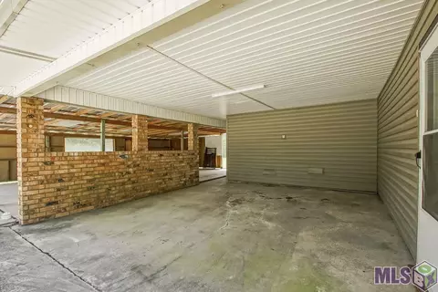 33805 N Walker Dr, Walker, LA 70785 photo 5
